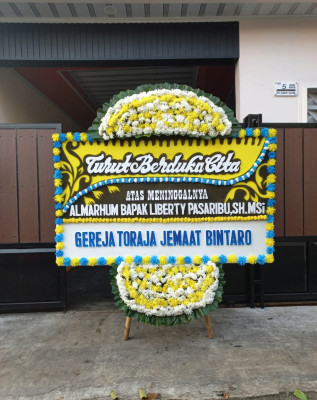Papan Bunga Duka di Pagedangan Udik